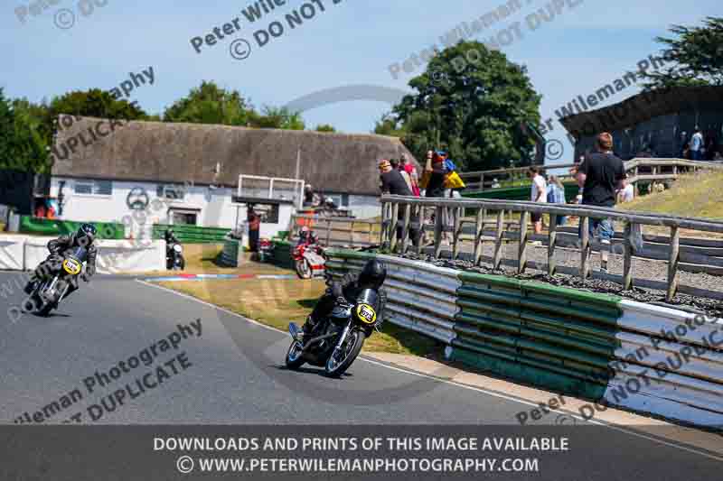 Vintage motorcycle club;eventdigitalimages;mallory park;mallory park trackday photographs;no limits trackdays;peter wileman photography;trackday digital images;trackday photos;vmcc festival 1000 bikes photographs